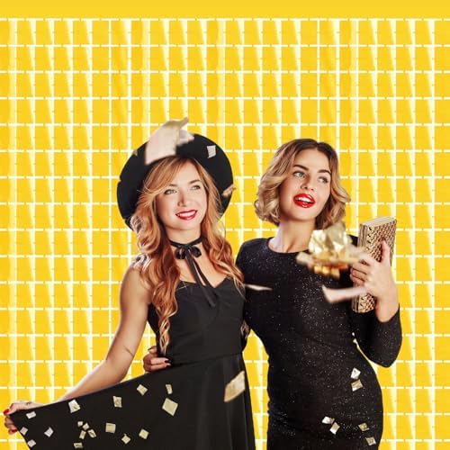 GOER Gold Party Backdrop Metallic Tinsel Foil Fringe Curtains Photo Booth for New Year's Eve Graduation Birthday Wedding Baby Shower Bachelorette Holiday Celebration Party Decorations (2 Packs) - Image 3
